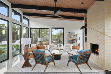 Living room - 1960s living room idea in Austin