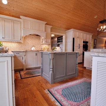 Coastal-Inspired Lakeside Kitchen