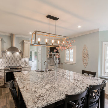 NW Columbia Kitchen & Powder Room