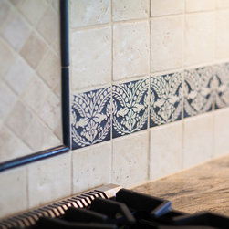 British Colonial - Tile