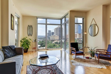 Trendy living room photo in Austin