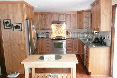 Elegant kitchen photo in Portland