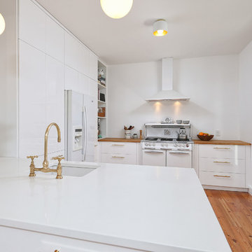 Graduate Hospital, Philadelphia: Retro Details in Sleek Modern Kitchen Addition