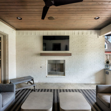 Screened in back patio