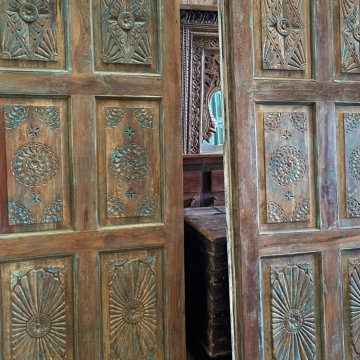 Luxurious Indian Interiors and Furniture