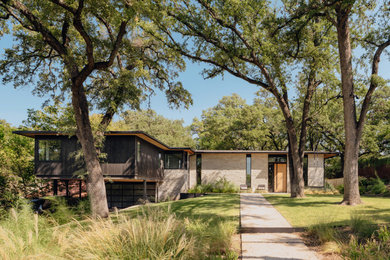 Example of a house exterior design in Austin