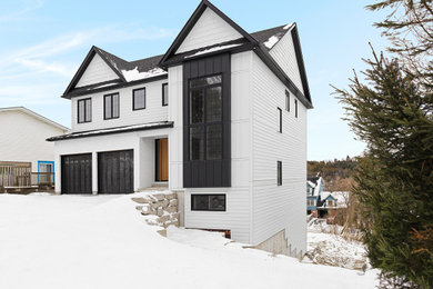 Elegant home design photo in Toronto