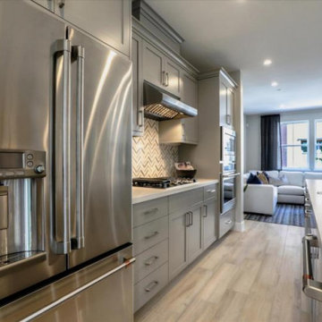 SummerHill Homes Kitchens: Montecito Residence 2T Kitchen