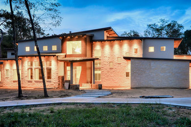 Exterior home idea in Houston