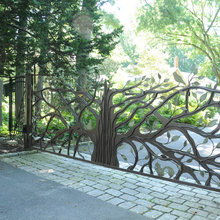 Gates / Entrances