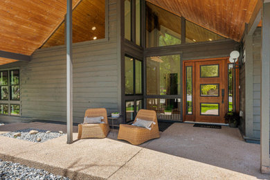 1960s exterior home idea in Denver