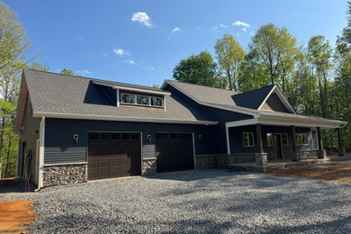 Home design - craftsman home design idea in Other