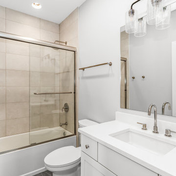 End Unit - Transitional Modern Luxury Rowhome Heritage Place Naperville, IL