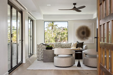 Inspiration for a contemporary home design remodel in Tampa