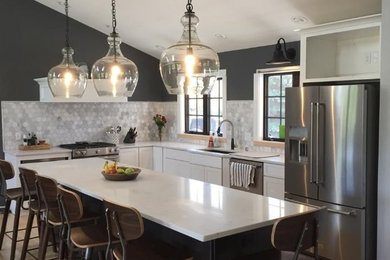 Kitchen - modern kitchen idea in Milwaukee