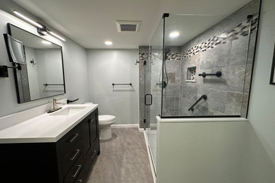 Minimalist bathroom photo in Philadelphia