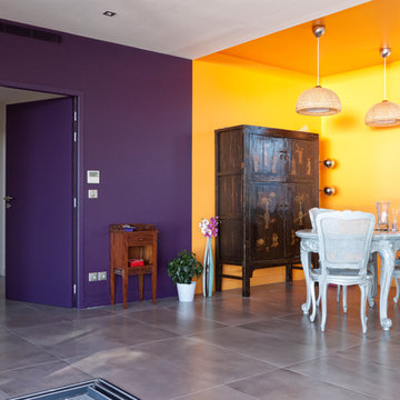 Villa R.
