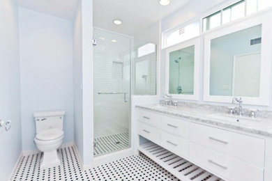 Example of a classic bathroom design in Los Angeles