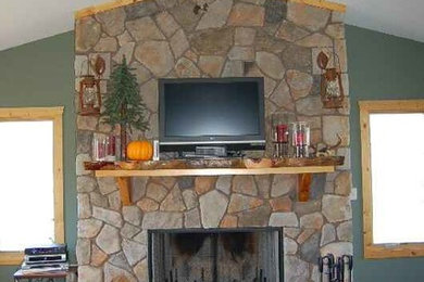 Living room - rustic living room idea in Chicago
