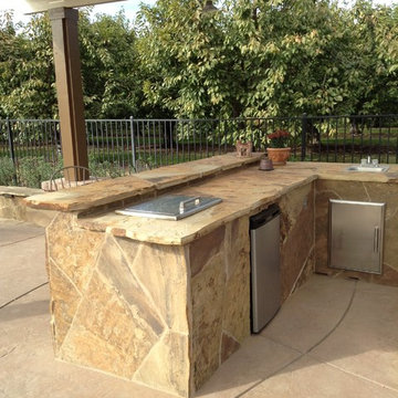 Lodi perimeter overflow pool