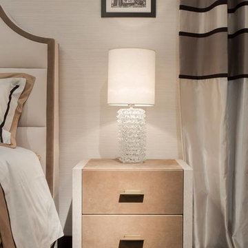 INEDITO. Model TRIBECA BEDSIDE TABLE.