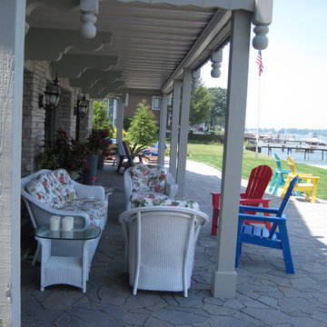 There are many places for seating