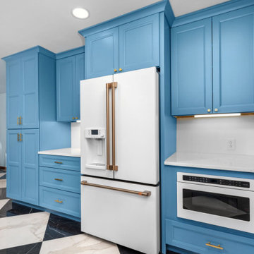 Eye-catching Bright Blue Kitchen