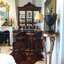 Bar in French Style by Viviyan Lee / New Orleans