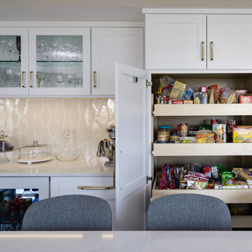 Plateau, Frost and Black With Langs Kitchen