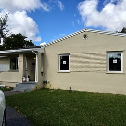 Vidal Residence in Miami Springs - Windows