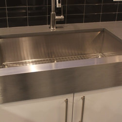 Mayhew St. Residence - Kitchen Sinks