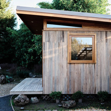 Studio Uno: Backyard Prefab Office
