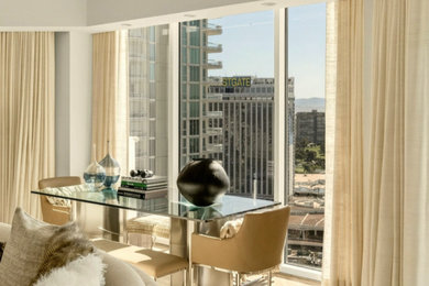 Dining room - contemporary dining room idea in Las Vegas
