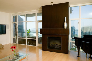 Example of a trendy living room design in San Diego