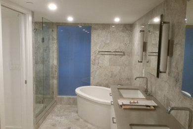 Inspiration for a modern bathroom remodel in Miami