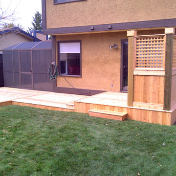 Custom Cedar Deck with Privacy Screen and Built-in Bench