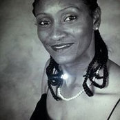 Mena Washingtonさんの写真