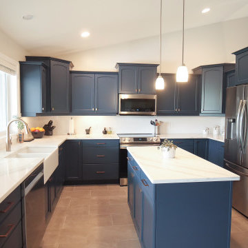 Navy Blue Kitchen - Kelowna, BC