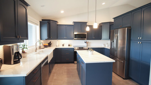 Kitchen by Smith & Sons Remodeling Experts Canada