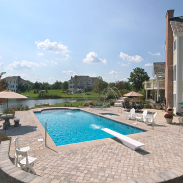Deer Park, IL Swimming Pool and Hot Tub with Sunshelf