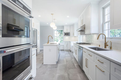 Kitchen - traditional kitchen idea in DC Metro