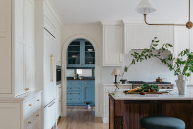 Inspiration for a timeless home design remodel in Chicago