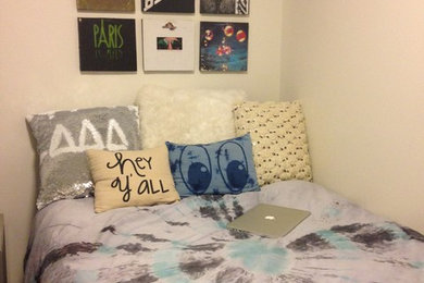 Eclectic bedroom photo in Dallas