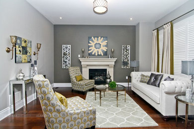 Example of an eclectic living room design in Toronto