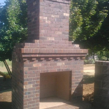 Brick walls-pillars-fireplaces-Mailbox