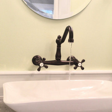 Erickson Bathroom 1 / Historic Summerville