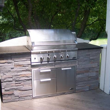 Gas Grills & Outdoor Kitchens