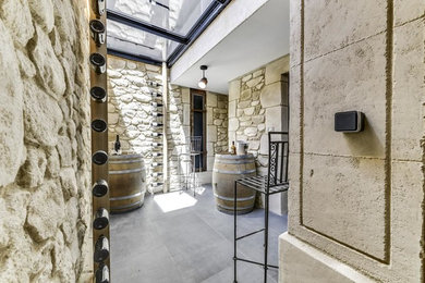 Exemple d'une cave à vin tendance.