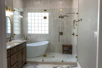 Bathroom - bathroom idea in Dallas