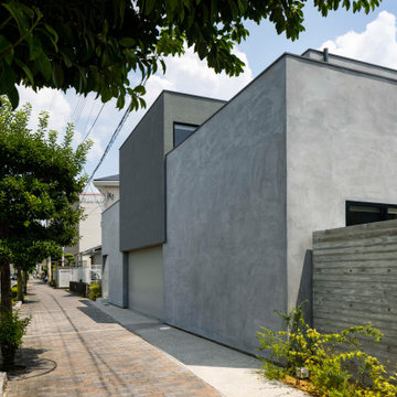 外に対して閉じ、内部に向けて開く住まい